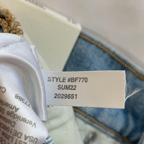 J. Crew High Rise 90s Classic Straight-Fit Jeans NWT Womens Sz 28 Waterside Wash - Picture 7 of 8